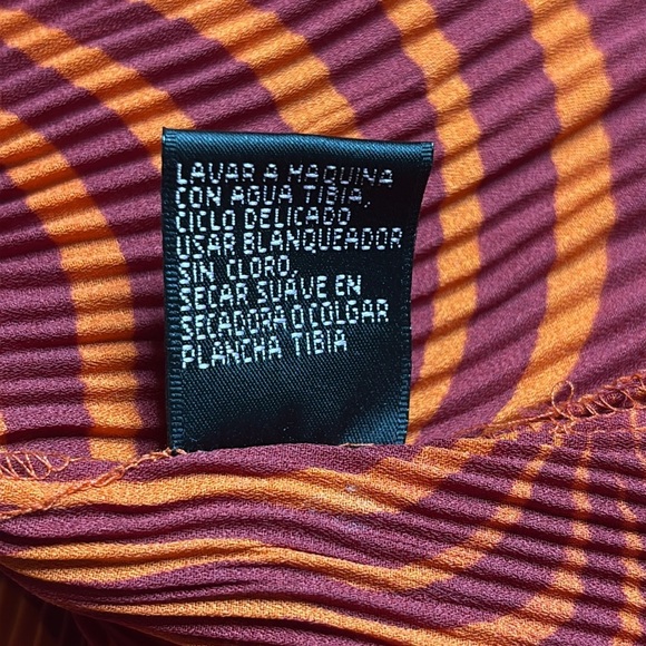 MILANO Orange Abstract Print Orange Button Down Blouse Size XL - Picture 6 of 8